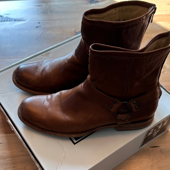 Frye Men's Phillip Harness Cognac Leather Ankle Boots - Picture 3 of 6